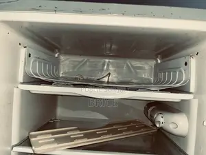 Frigo Astech Avec Compartiment Congélateur – Bon État