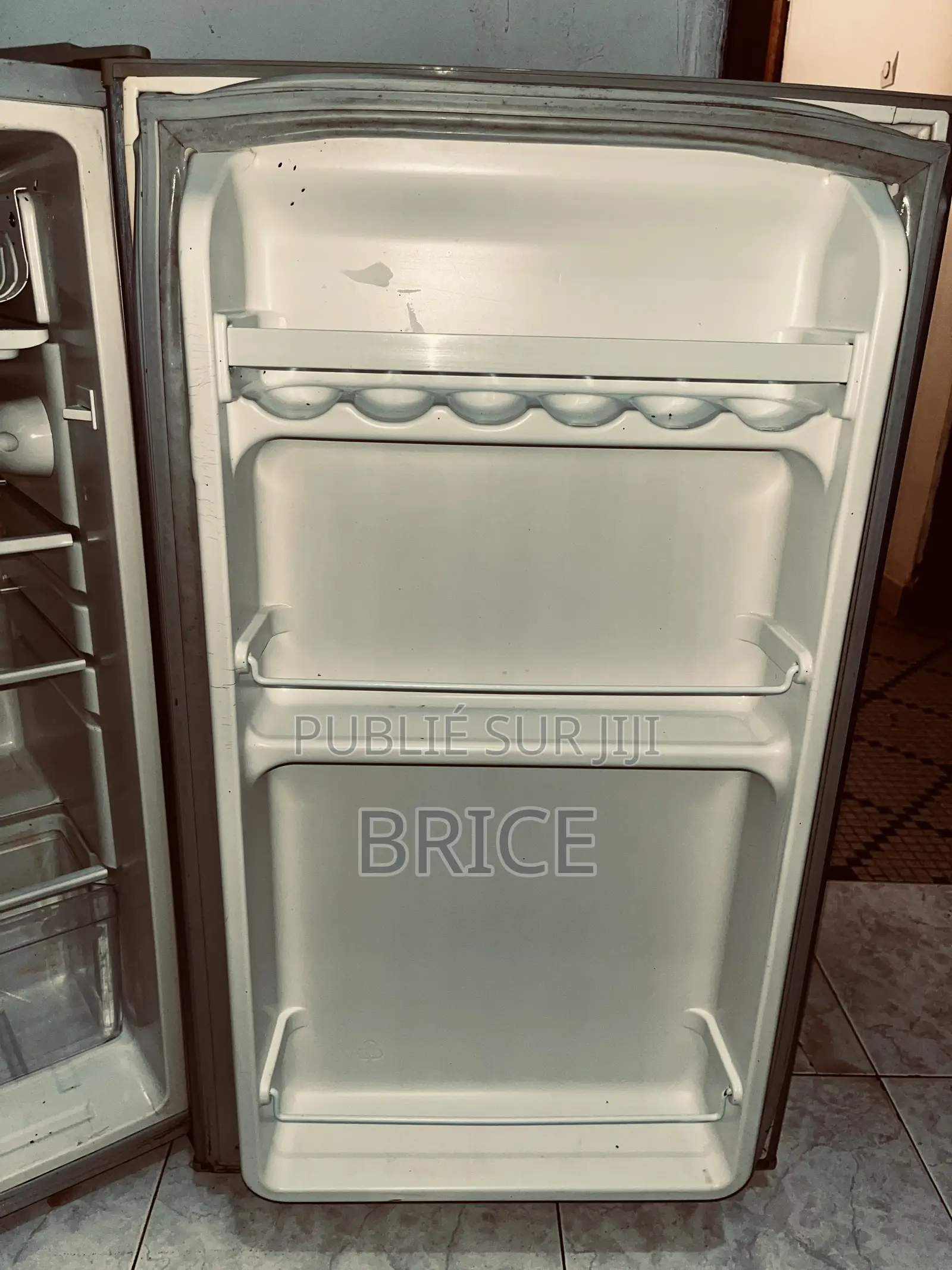 Frigo Astech Avec Compartiment Congélateur – Bon État