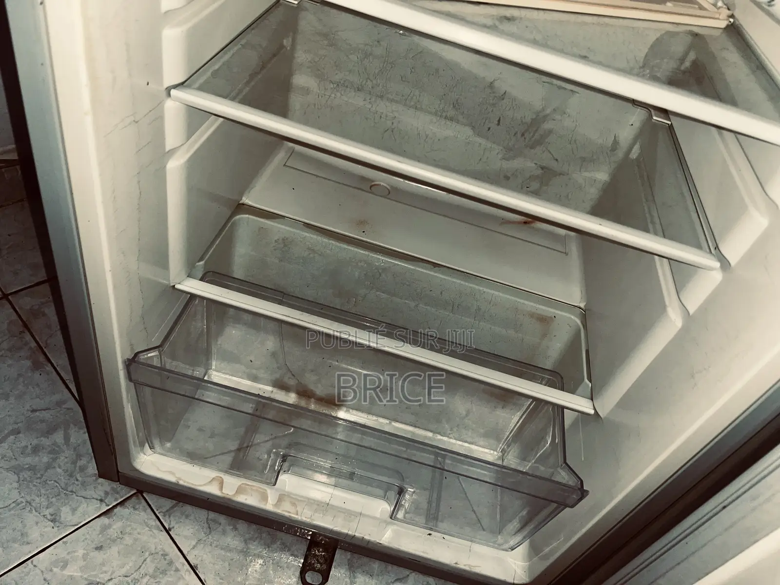 Frigo Astech Avec Compartiment Congélateur – Bon État