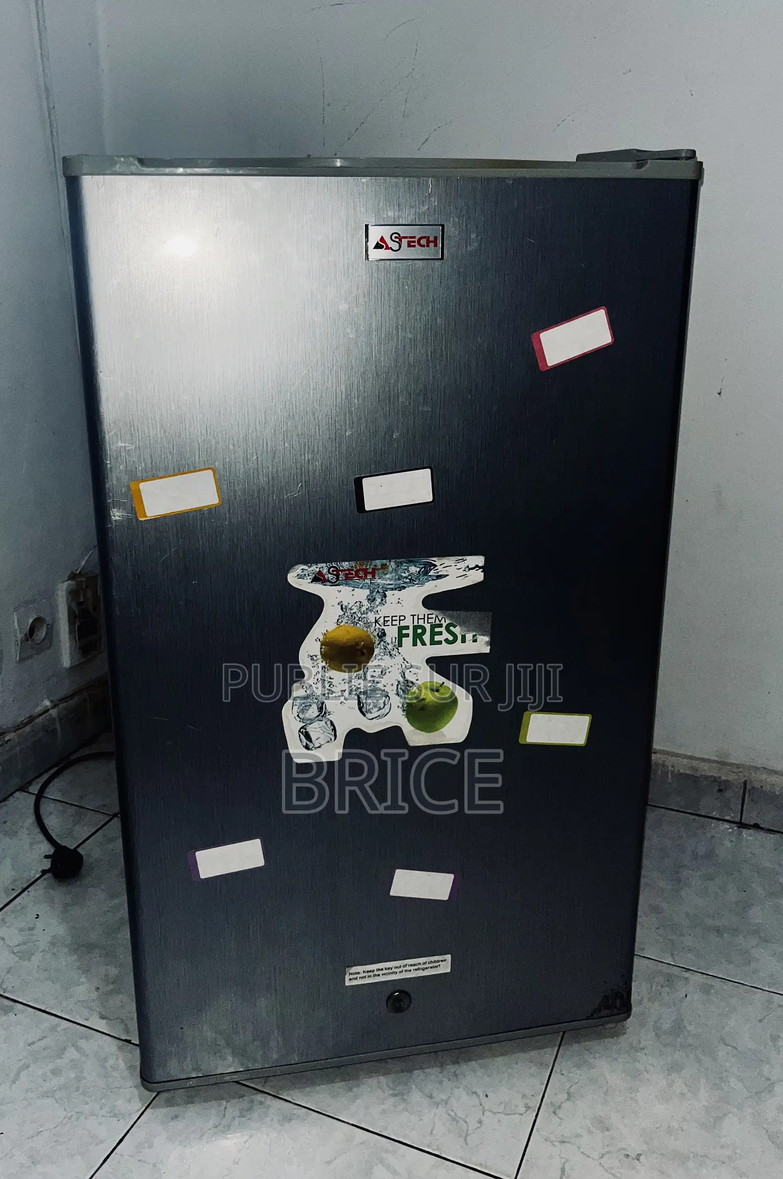 Frigo Astech Avec Compartiment Congélateur – Bon État