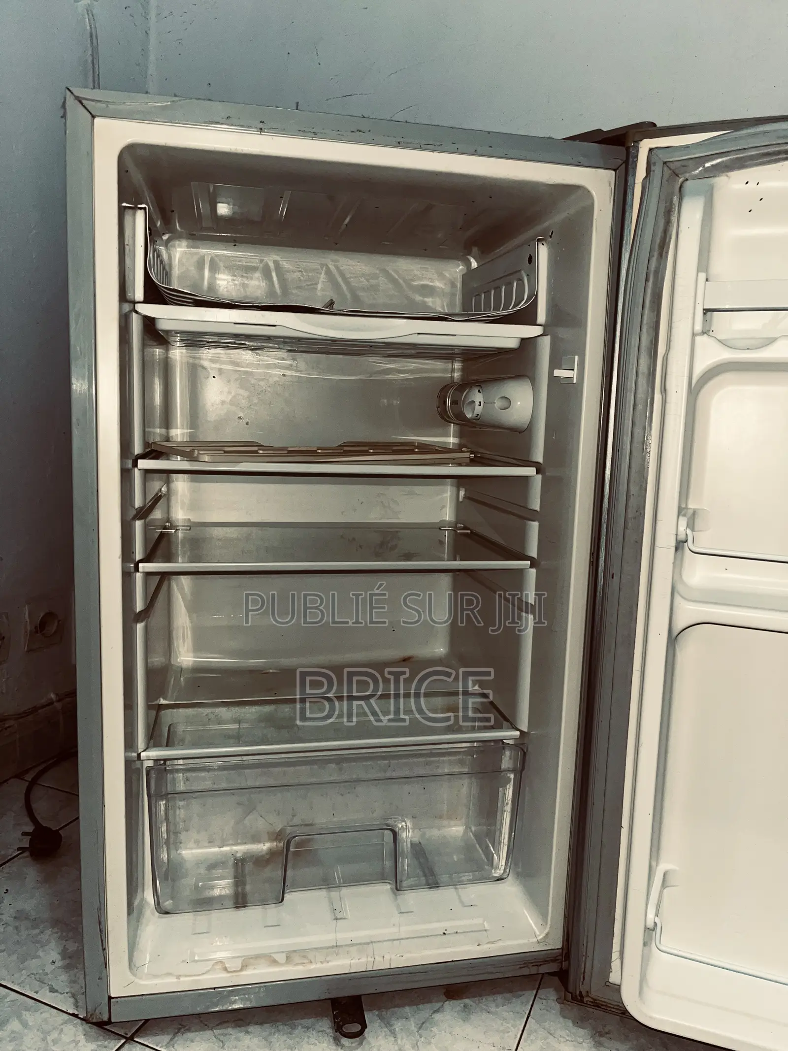 Frigo Astech Avec Compartiment Congélateur – Bon État