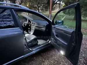 Toyota Avensis 2007 Noir