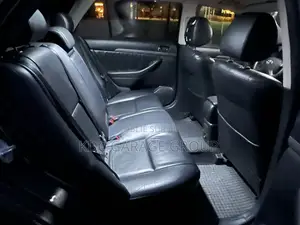 Toyota Avensis 2007 Noir