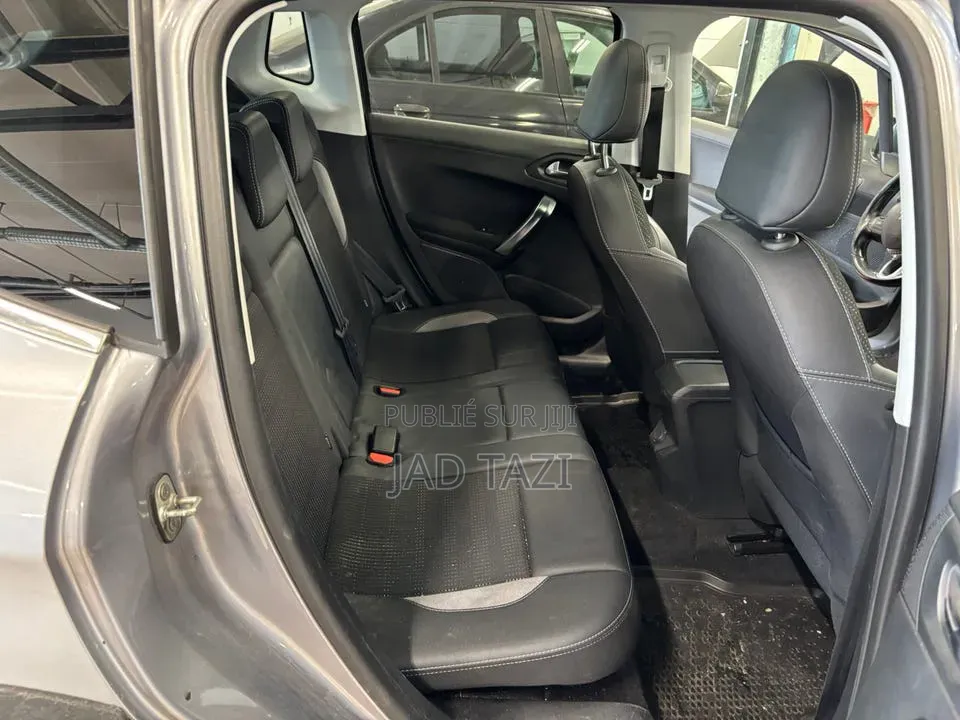 Peugeot 2008 2018 Gris