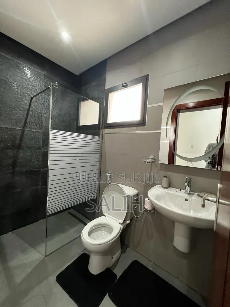 Meublé 3chbre Appartement dans Salih-Immo Et, Fann-Point E-Amitié