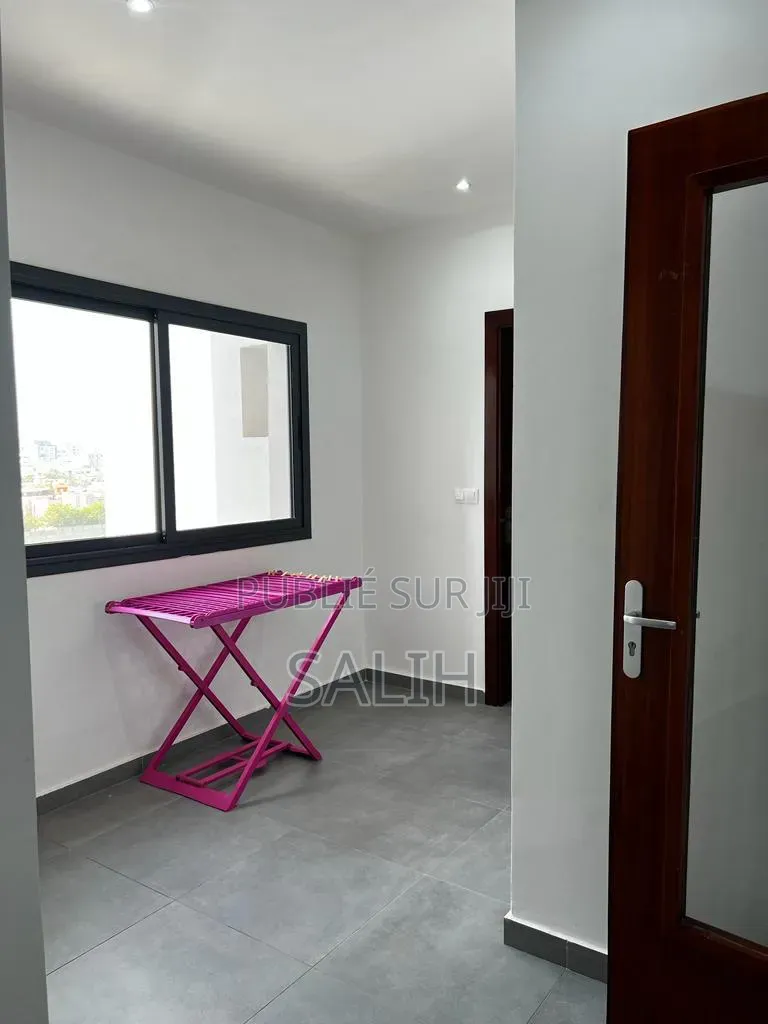 Meublé 3chbre Appartement dans Salih-Immo Et, Fann-Point E-Amitié