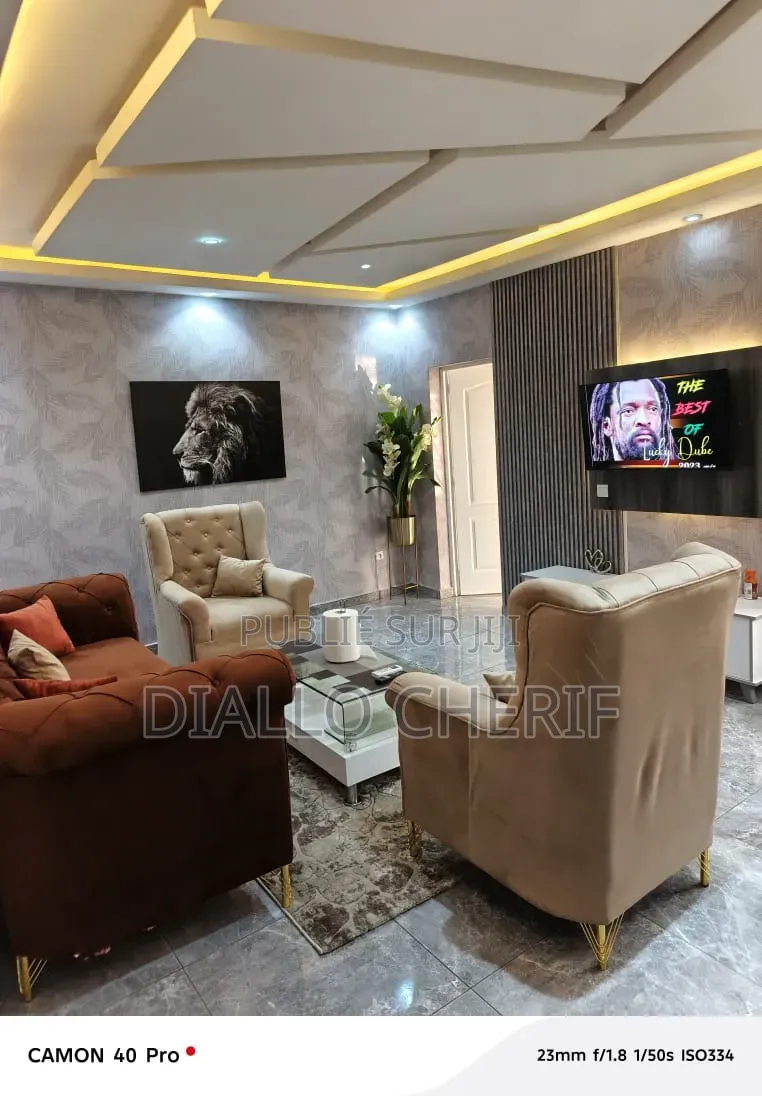Meublé 1chbre Studio dans Diallo Appartement, Ngor à Louer