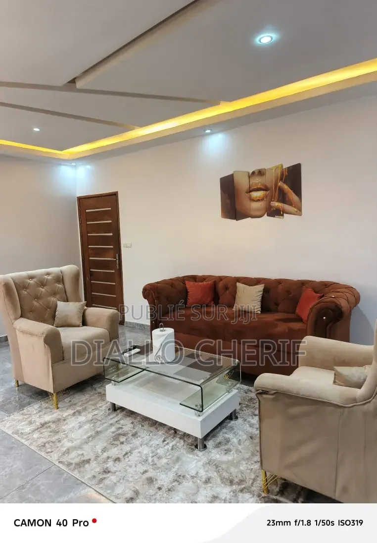 Meublé 1chbre Studio dans Diallo Appartement, Ngor à Louer