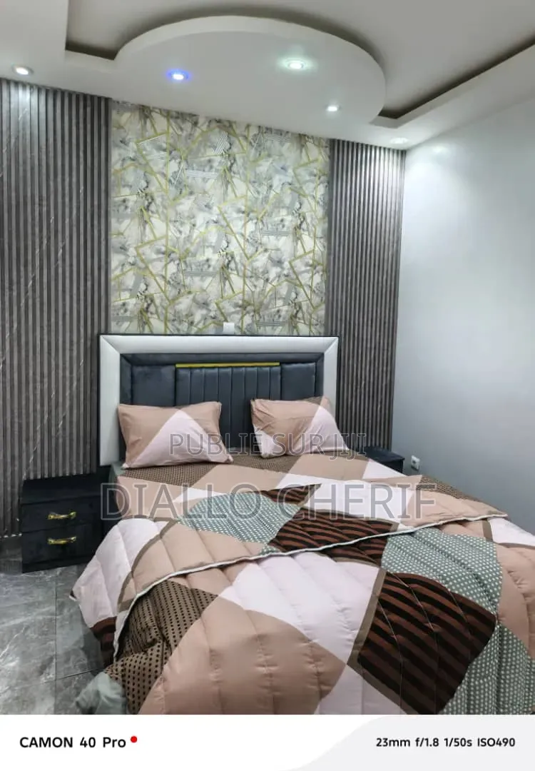 Meublé 1chbre Studio dans Diallo Appartement, Ngor à Louer