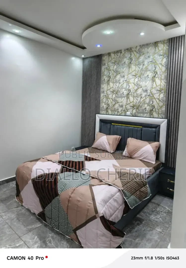 Meublé 1chbre Studio dans Diallo Appartement, Ngor à Louer