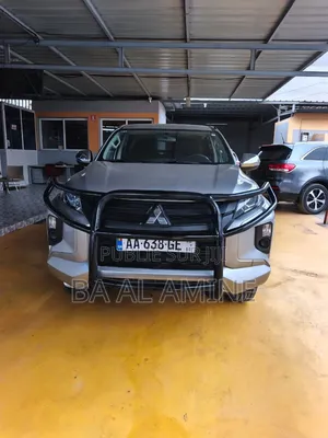 Mitsubishi L200 2022 Gris
