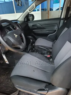 Mitsubishi L200 2022 Gris