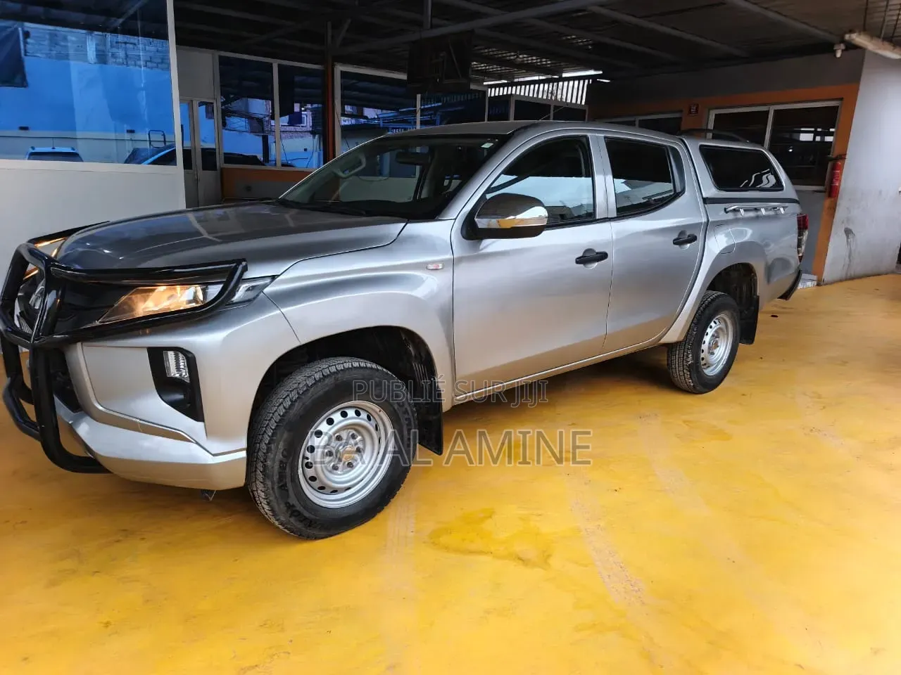 Mitsubishi L200 2022 Gris