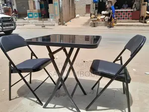 Table À Manger Avec Deux Chaises