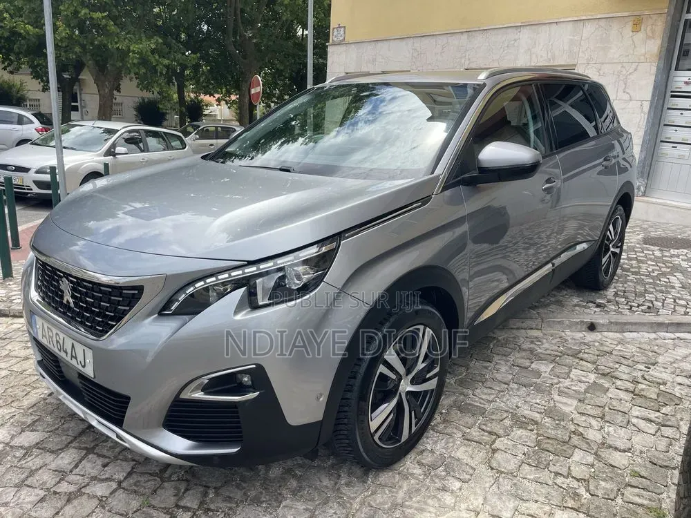Peugeot 5008 2018 Gris