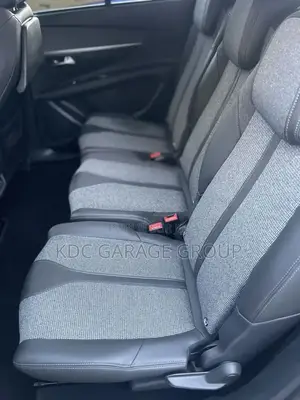 Peugeot 5008 2018 Gris