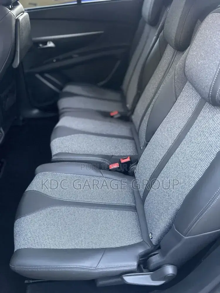 Peugeot 5008 2018 Gris