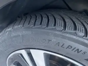 Peugeot 5008 2018 Gris