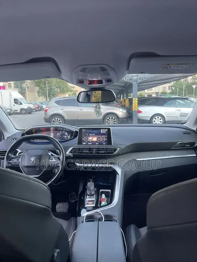 Peugeot 5008 2018 Gris