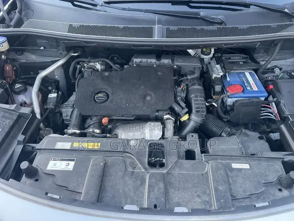 Peugeot 5008 2018 Gris