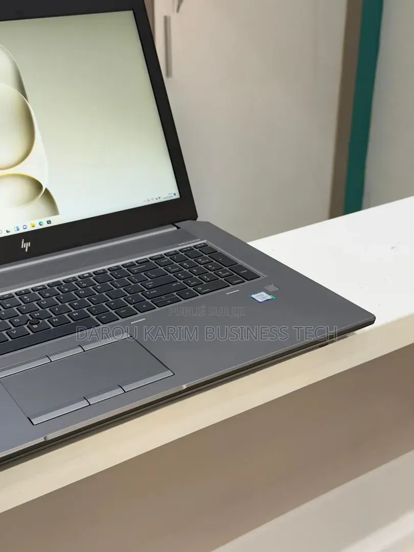 Nouveau Ordinateur portable HP ZBook 17 G5 16GB Intel Core i7 SSD 512GB
