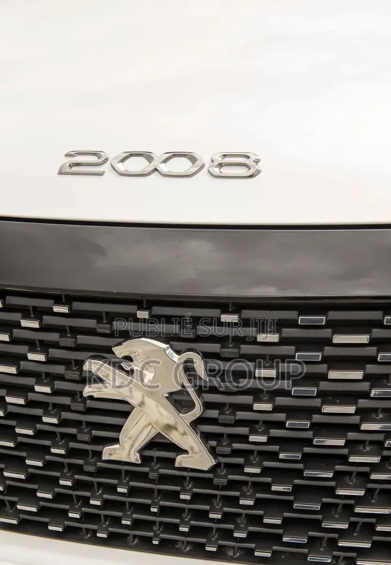 Peugeot 2008 2022 Blanc cassé