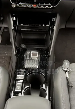 Peugeot 2008 2022 Blanc cassé