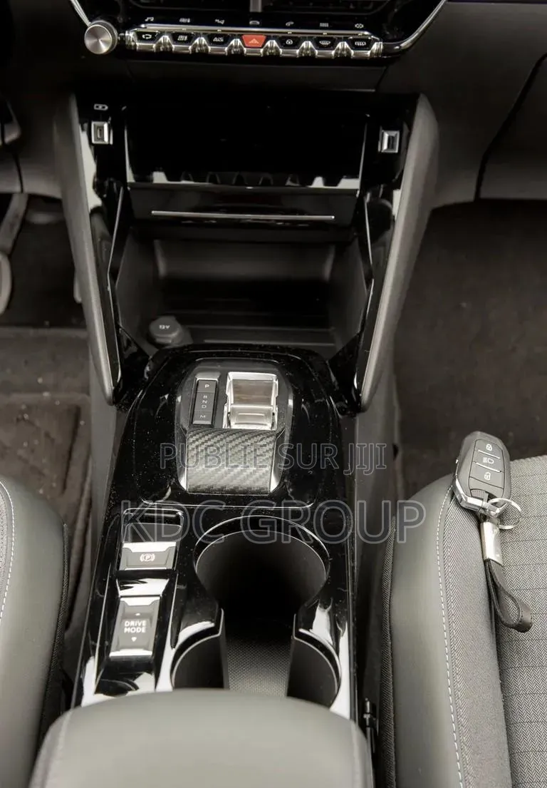 Peugeot 2008 2022 Blanc cassé