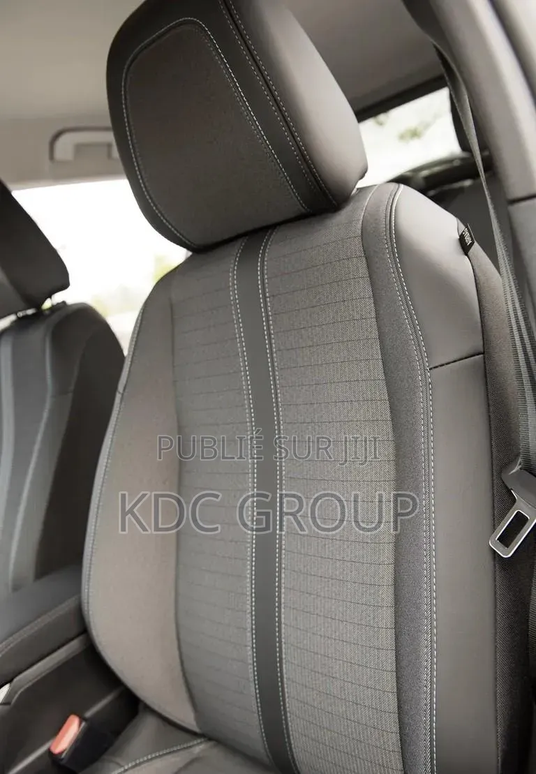 Peugeot 2008 2022 Blanc cassé