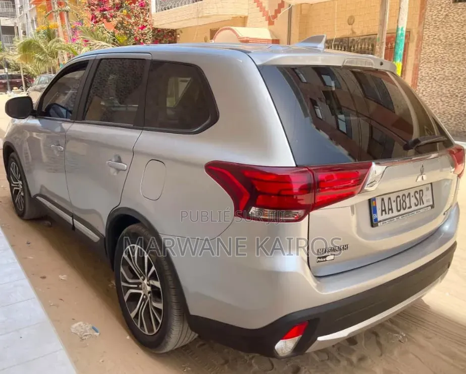 Mitsubishi Outlander 2018 Gris