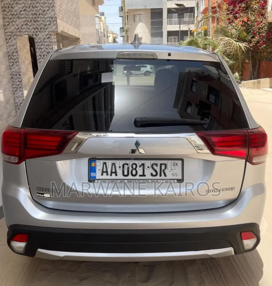 Mitsubishi Outlander 2018 Gris