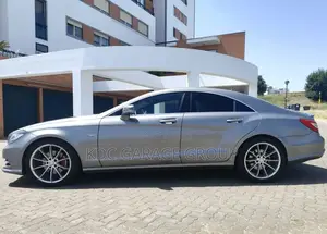 MG 350 2011 Gris