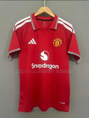 Nouveau Maillots Manchester United Disponible
