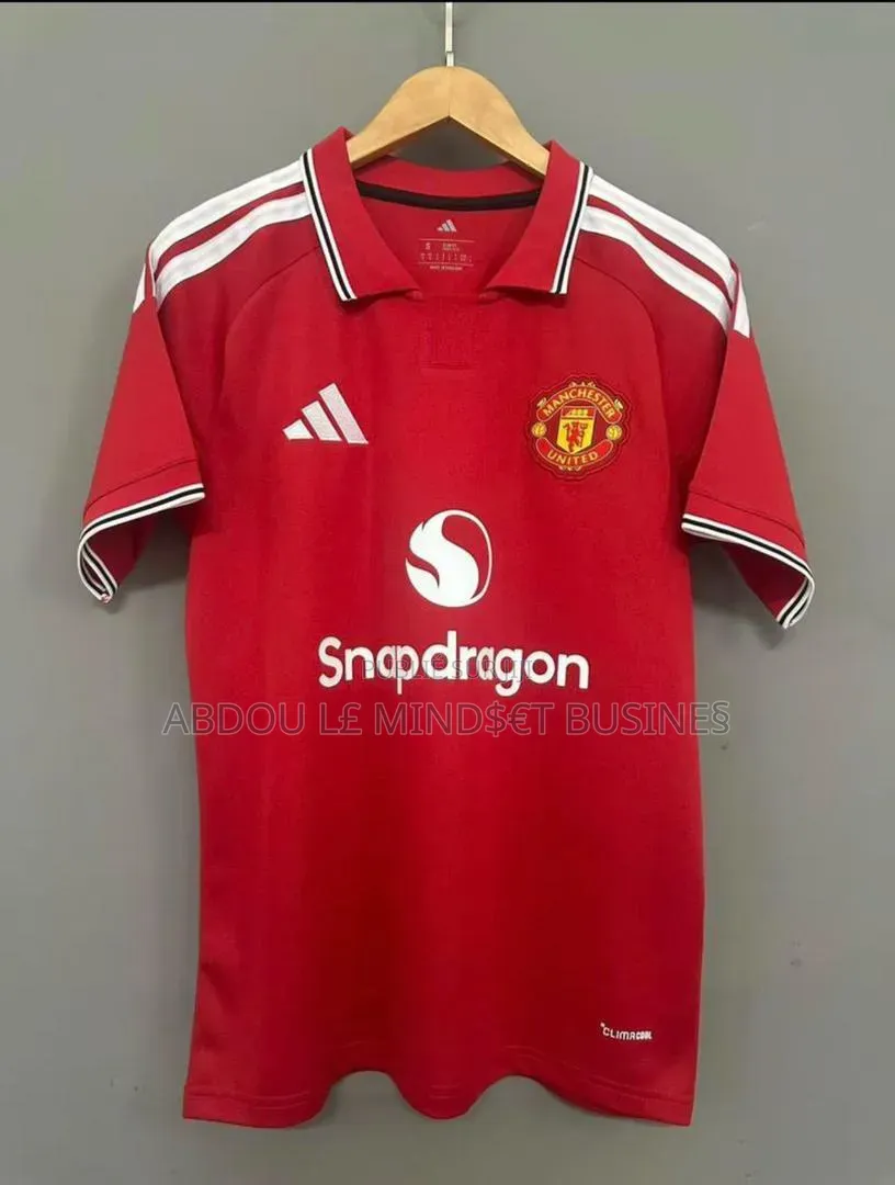 Nouveau Maillots Manchester United Disponible