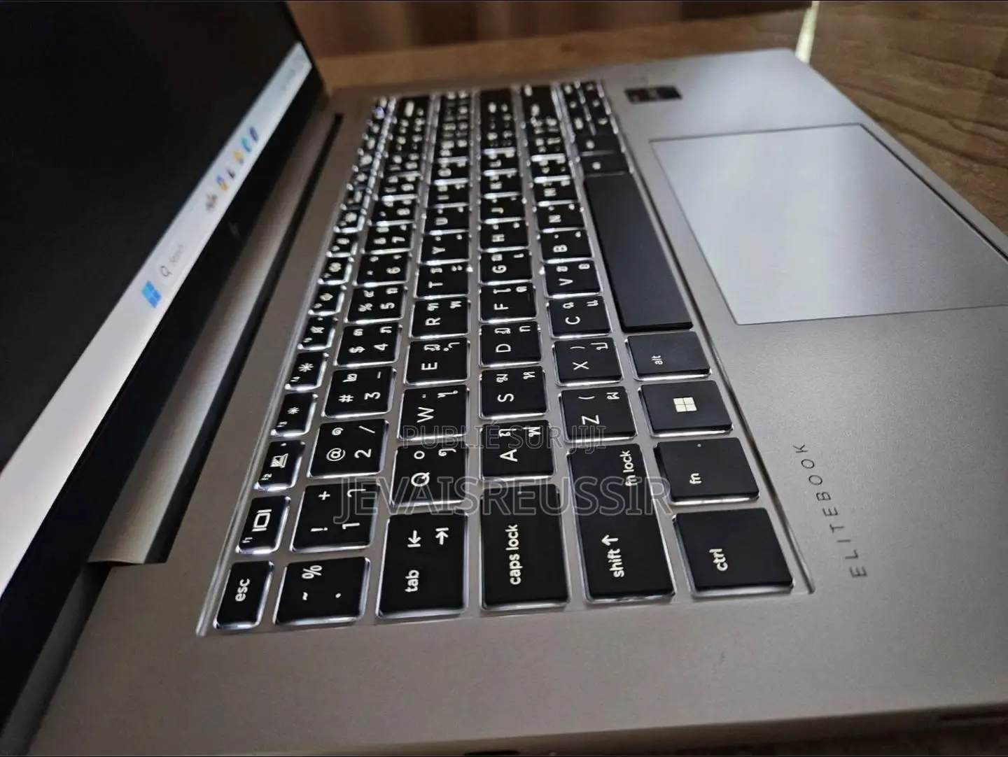 Ordinateur portable HP EliteBook 860 G10 16GB Intel Core i5 SSD 512GB