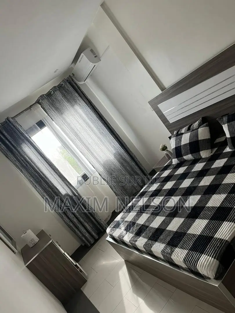Meublé 2chbre Appartement dans Yoff à Louer