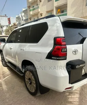 Toyota Land Cruiser Prado 2024 Blanc