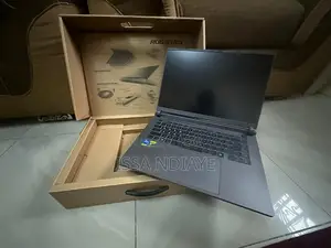 Nouveau Asus ROG Strix G16 G614 16GB Intel Core i5 SSD 1T