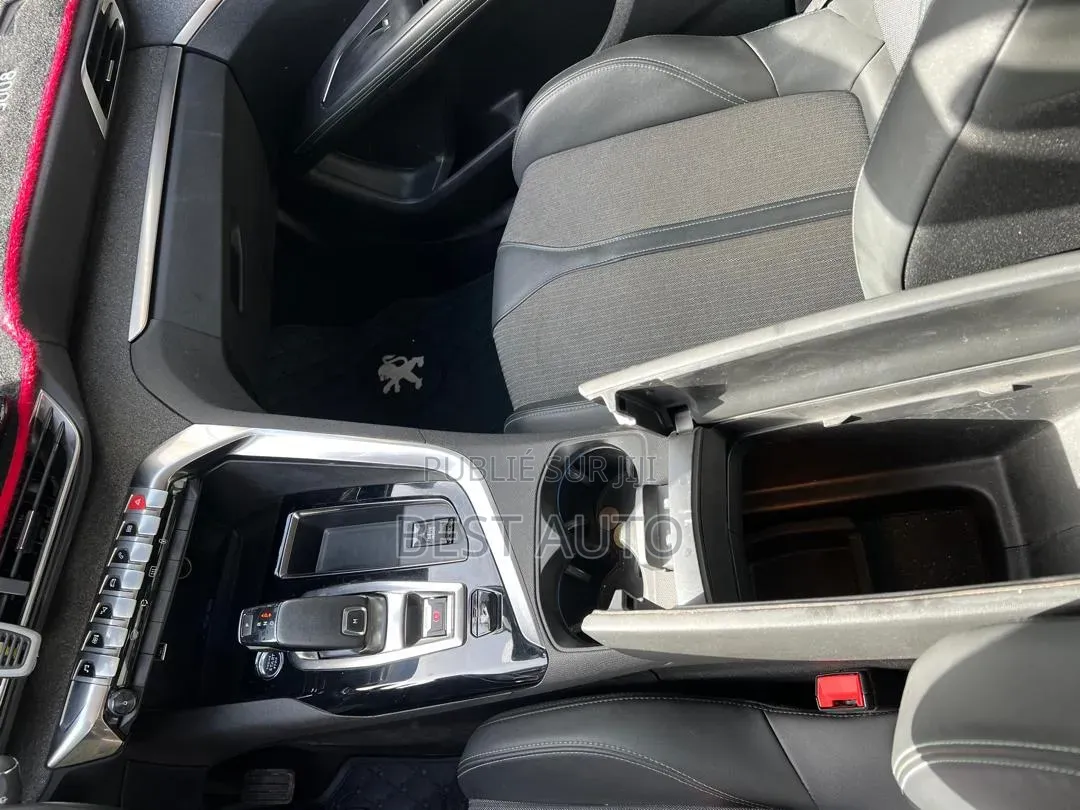 Peugeot 3008 2021 Gris