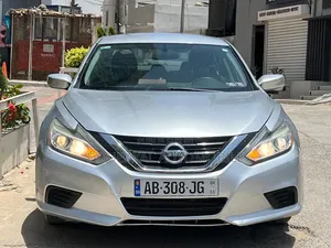 Nissan Altima 2018 Gris