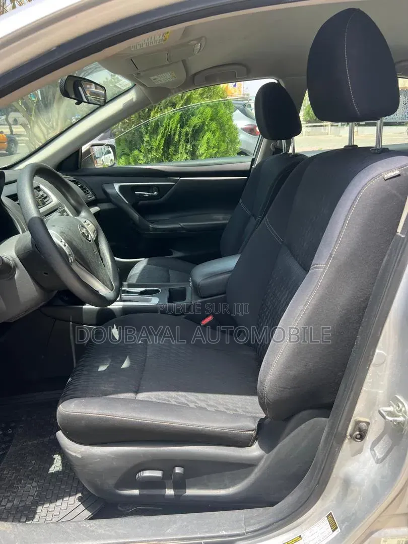 Nissan Altima 2018 Gris