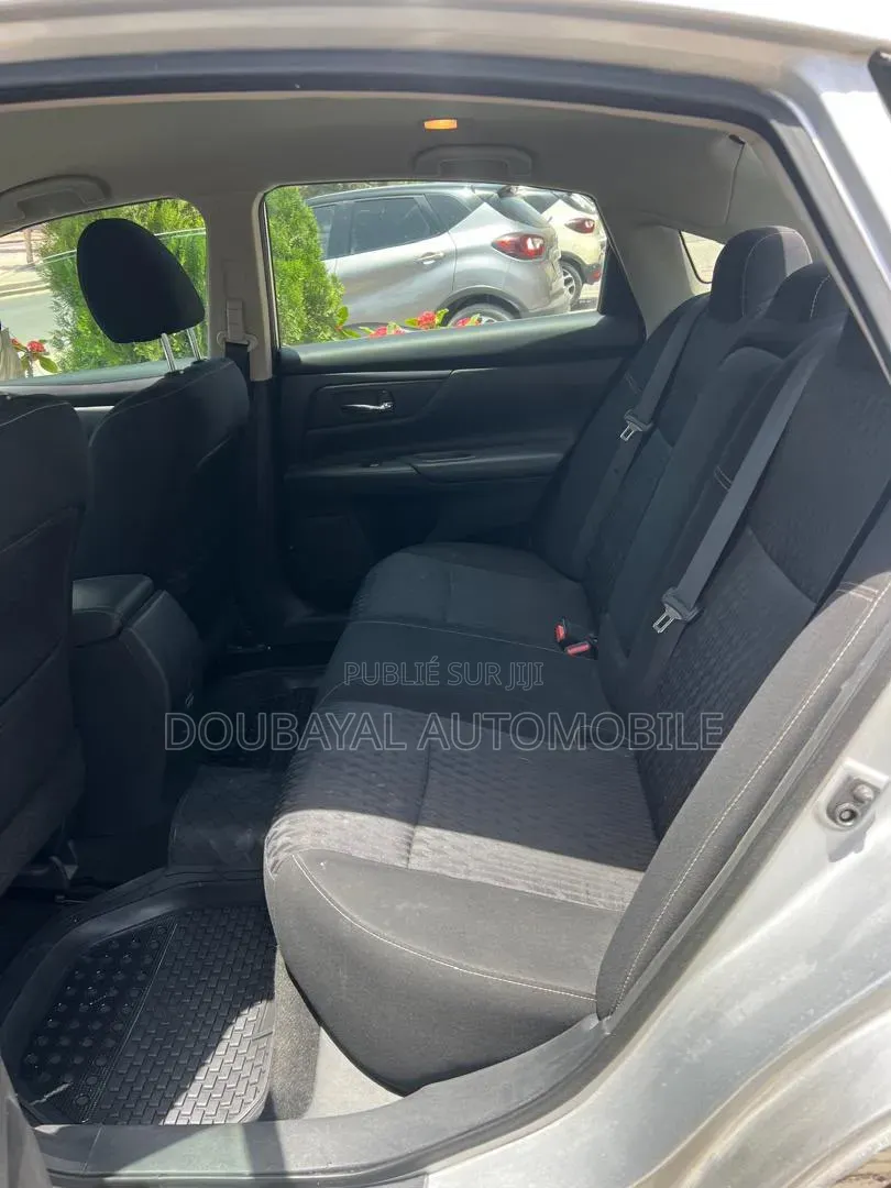 Nissan Altima 2018 Gris