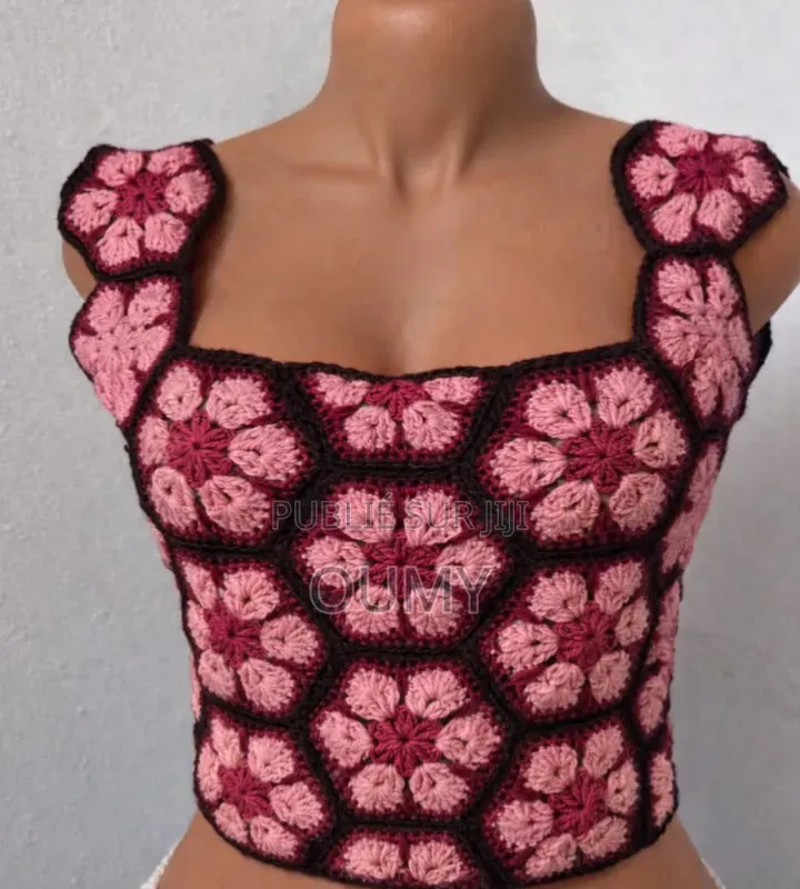 Haut Crochet Fleuri Fait Main en Cotton