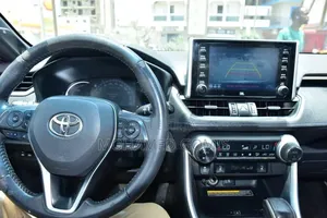 Toyota RAV4 2021 Blanc cassé