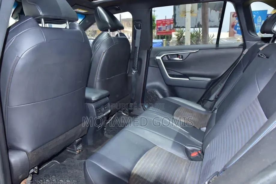 Toyota RAV4 2021 Blanc cassé