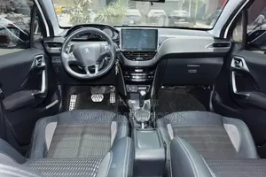 Peugeot 2008 2017 Blanc cassé