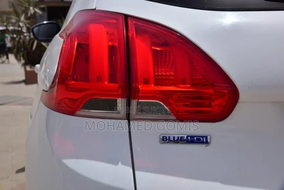 Peugeot 2008 2017 Blanc cassé