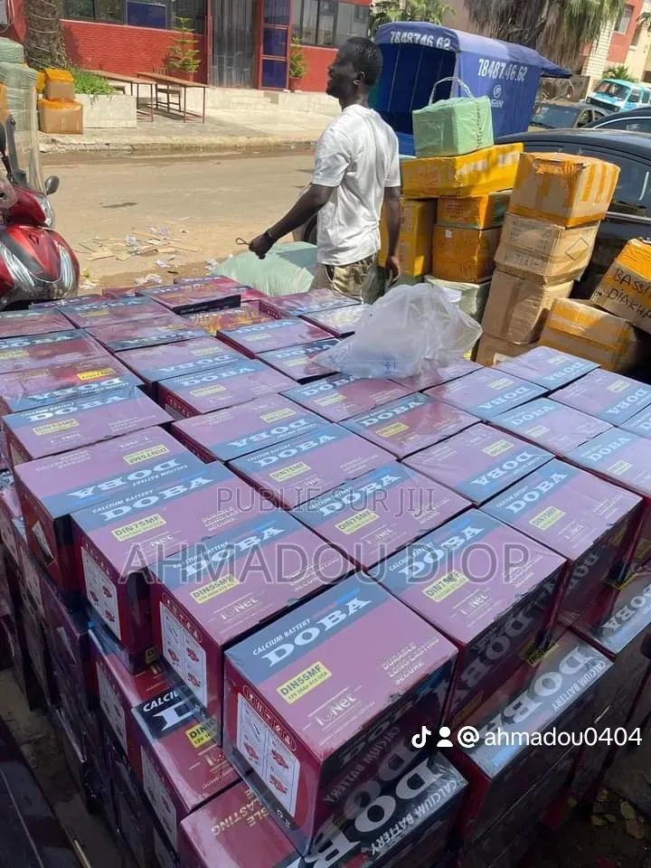 Batteries Automobiles Pour Vos Démarrages De Véhicules Au