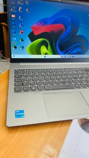 Nouveau Lenovo ThinkBook 15 12GB Intel Core i5 SSD 256GB