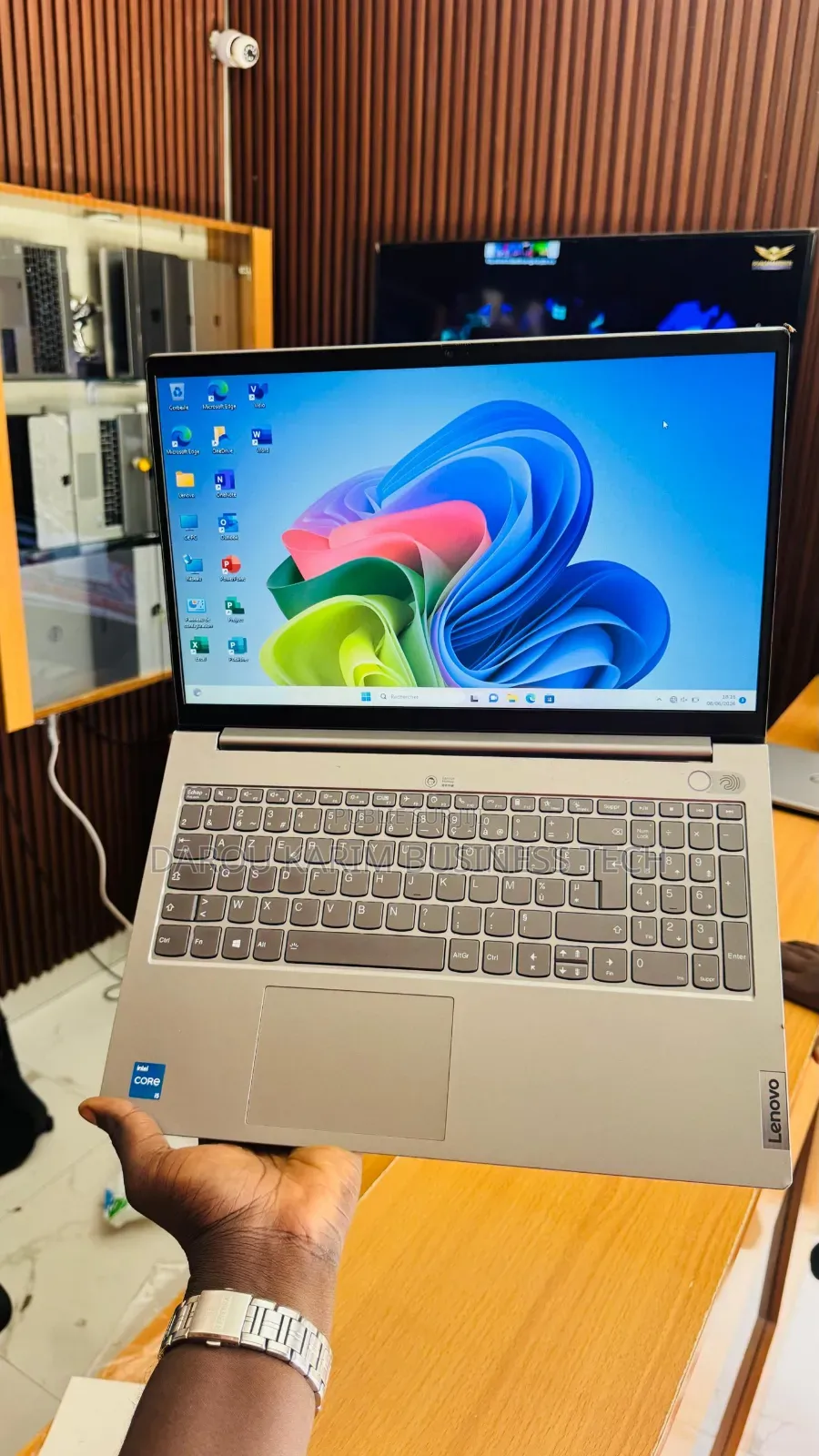 Nouveau Lenovo ThinkBook 15 12GB Intel Core i5 SSD 256GB
